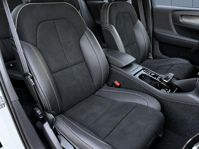 Volvo XC 40 2.0 B4 R-Design Faktura VAT 23% harman & kardon