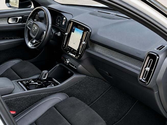 Volvo XC 40 2.0 B4 R-Design Faktura VAT 23% harman & kardon