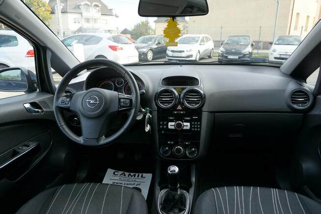 Opel Corsa zarejestrowany, ubezpieczony, i. rej. 27.12.2010 r.