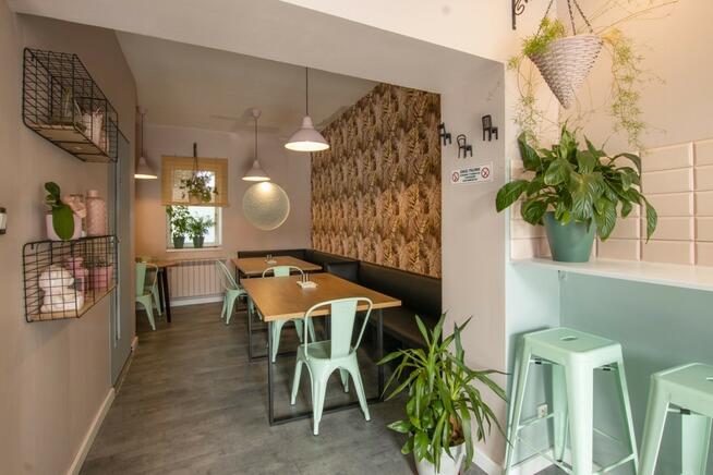 Lokal gastronomiczny i mieszkanie w kamienicy - centrum
