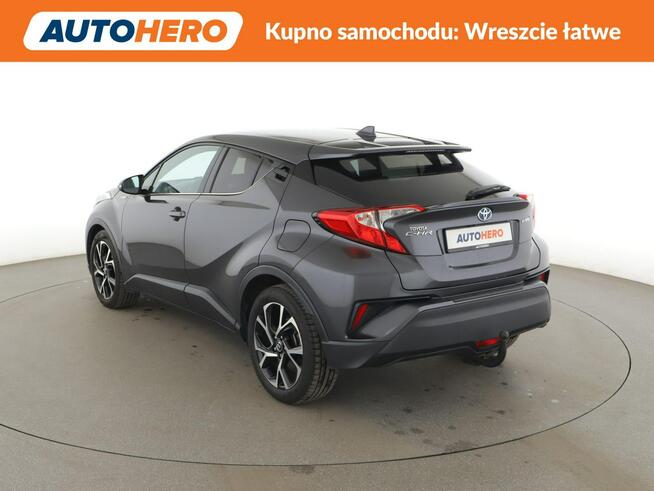 Toyota C-HR HEV grzane fotele kamera ACC LED navi