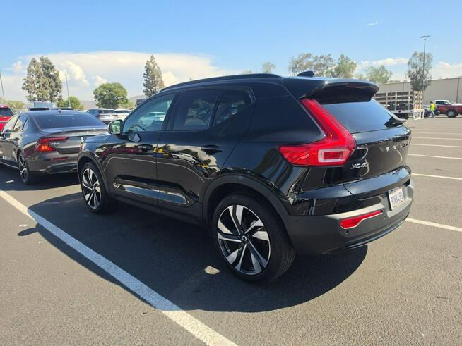 Volvo XC 40 Ultra Dark Theme / AWD / B5
