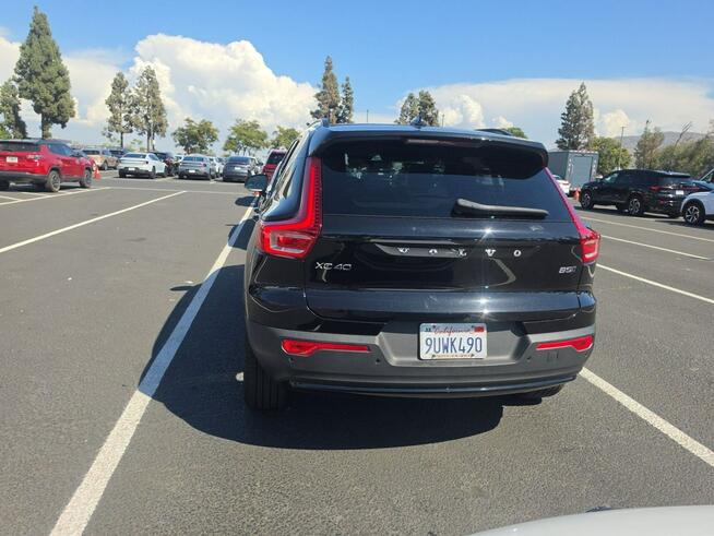 Volvo XC 40 Ultra Dark Theme / AWD / B5
