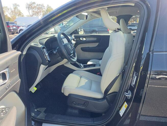 Volvo XC 40 Ultra Dark Theme / AWD / B5