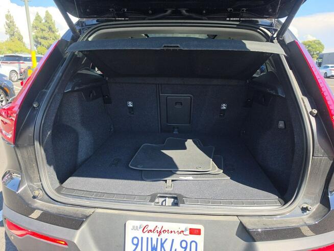 Volvo XC 40 Ultra Dark Theme / AWD / B5