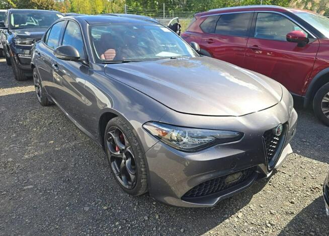 Alfa Romeo Giulia Wersja Ti / AWD / niski przebieg