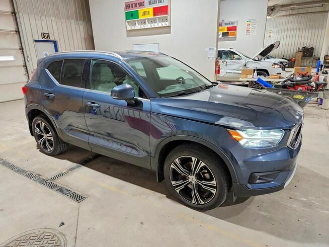 Volvo XC 40 INSCRIPTION / AWD / T5 / niski przebieg