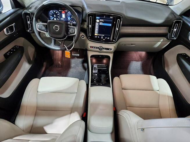 Volvo XC 40 INSCRIPTION / AWD / T5 / niski przebieg
