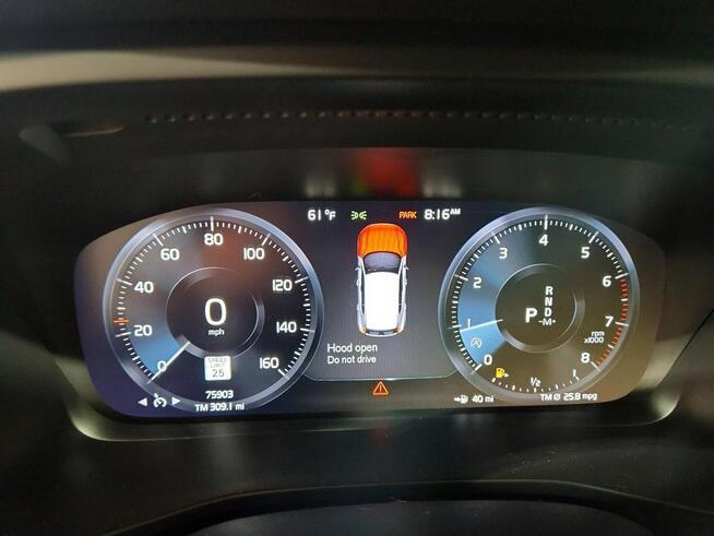 Volvo XC 40 INSCRIPTION / AWD / T5 / niski przebieg