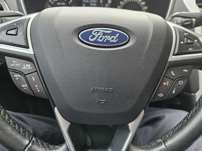 Ford Mondeo 1 właściciel / Nawigacja / Podgrzewane fotele / Klima