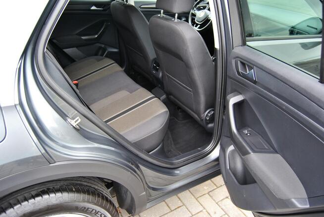 Volkswagen T-Roc APP CONNECT * LEDY * Grzane fotele * Park tronik * Zarejestrowany PL