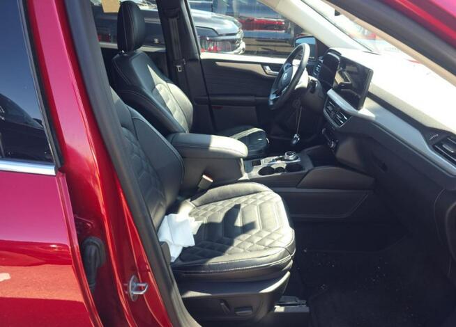 Ford Escape PLATINIUM / AWD / Benzyna