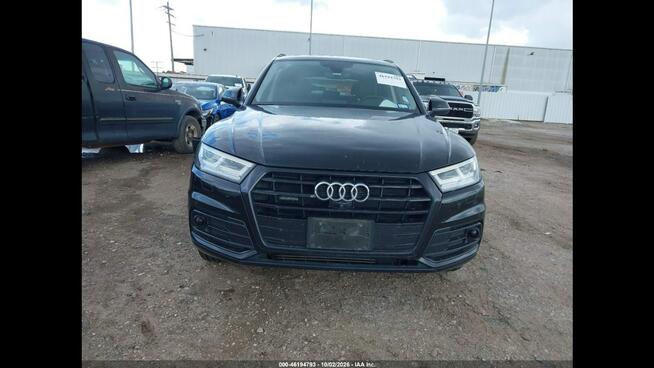 Audi Q5 PREMIUM PLUS / Quattro / niski przebieg