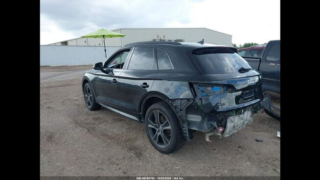 Audi Q5 PREMIUM PLUS / Quattro / niski przebieg