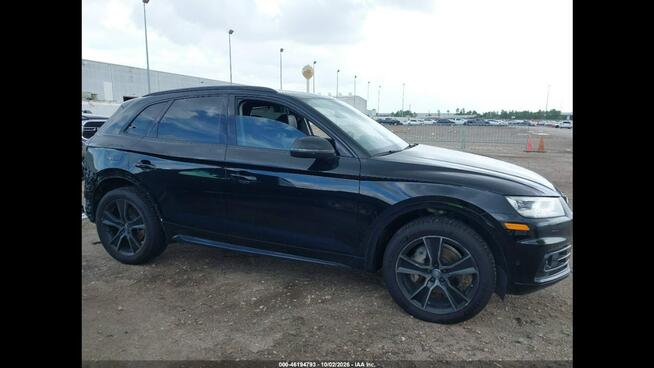 Audi Q5 PREMIUM PLUS / Quattro / niski przebieg