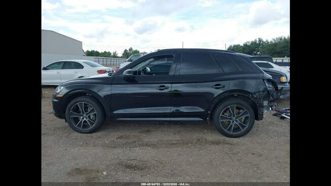 Audi Q5 PREMIUM PLUS / Quattro / niski przebieg