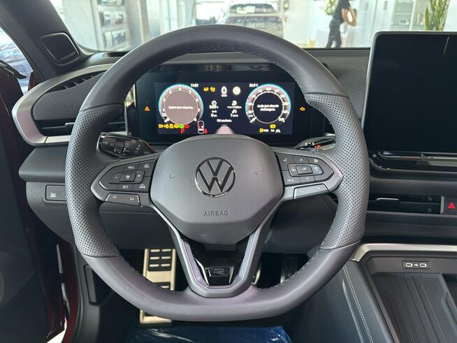 Volkswagen T-Roc R-Line 1.5 eTSI 150KM automat DSG Reflektory IQ. Light Led Matrix Tech