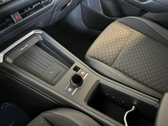 Volkswagen T-Roc R-Line 1.5 eTSI 150KM automat DSG Reflektory IQ. Light Led Matrix Tech