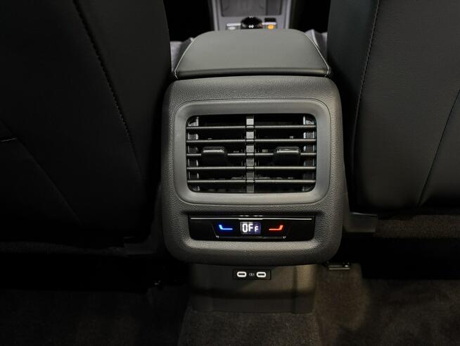 Volkswagen T-Roc R-Line 1.5 eTSI 150KM automat DSG Reflektory IQ. Light Led Matrix Tech
