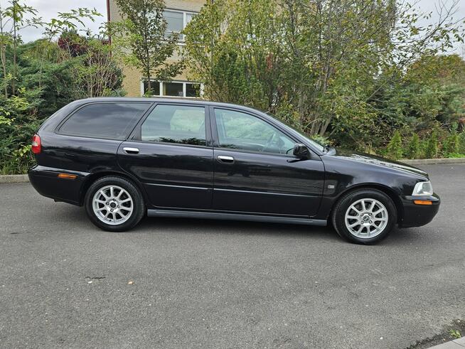 Volvo V40 2003