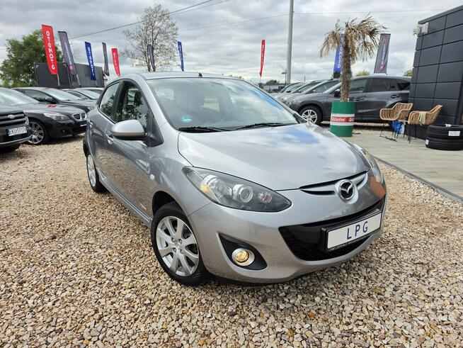 Mazda 2 2011