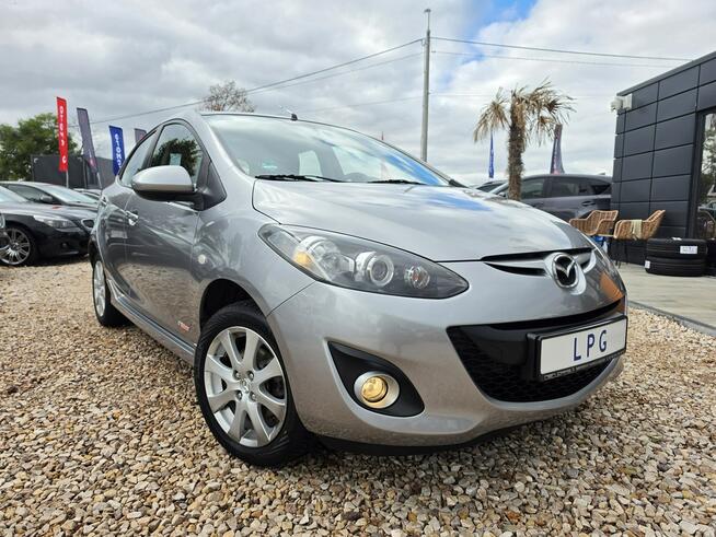 Mazda 2 2011