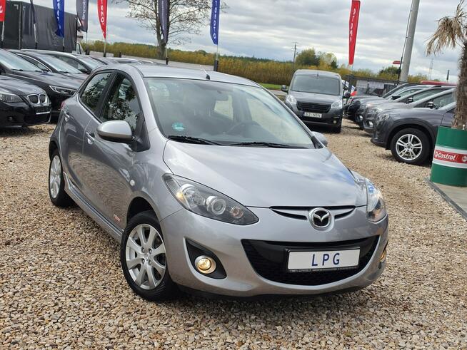 Mazda 2 2011