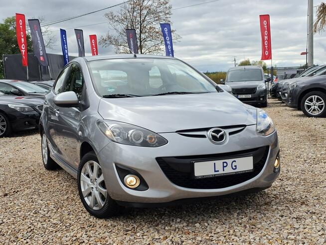 Mazda 2 2011