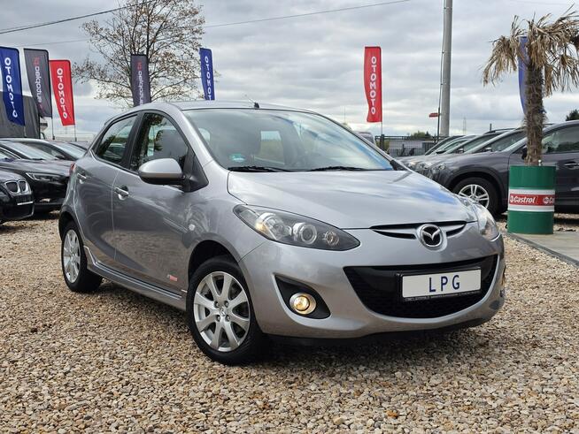 Mazda 2 2011