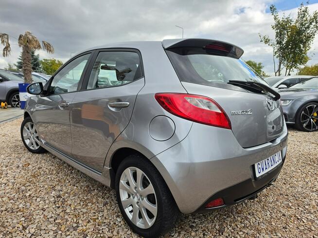 Mazda 2 2011