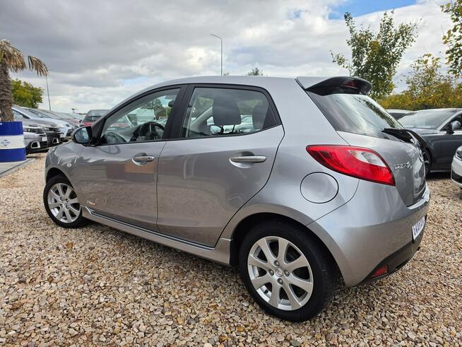 Mazda 2 2011