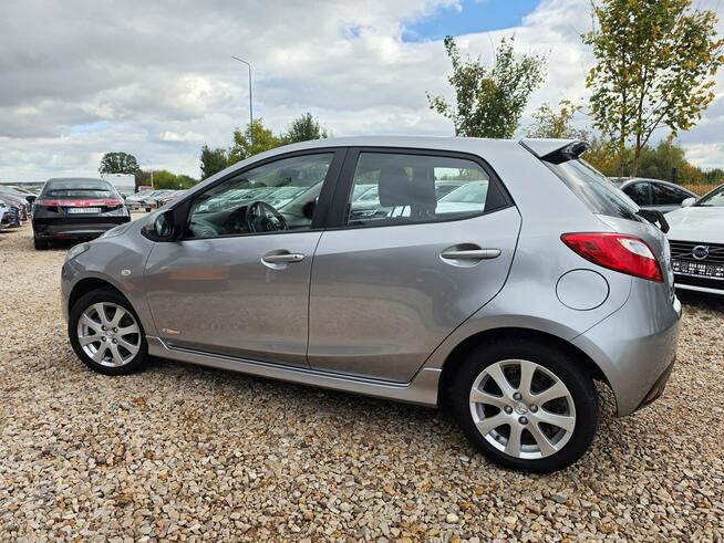 Mazda 2 2011