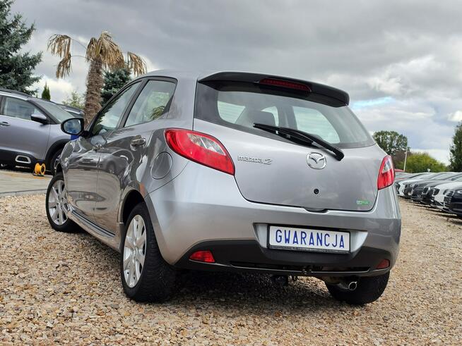 Mazda 2 2011