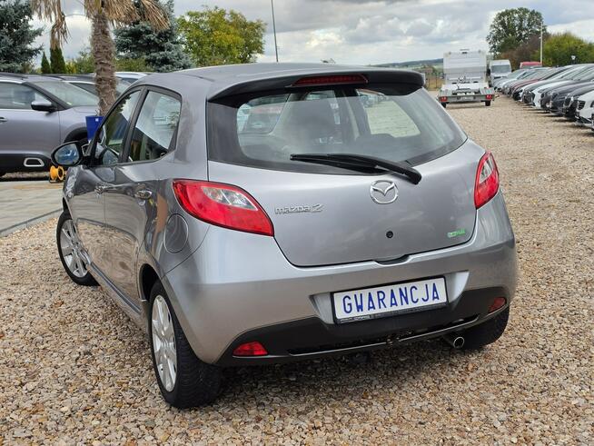Mazda 2 2011