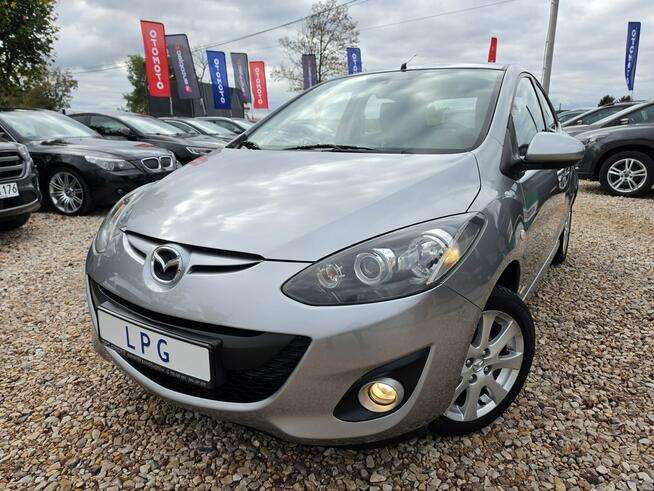Mazda 2 2011