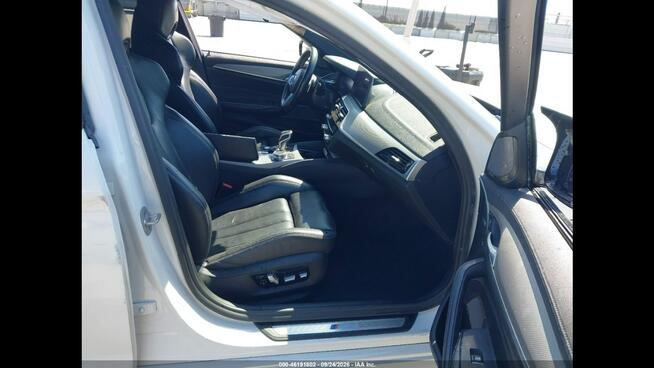 BMW M5 2021