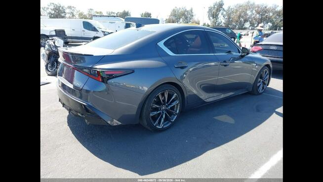 Lexus IS 2021