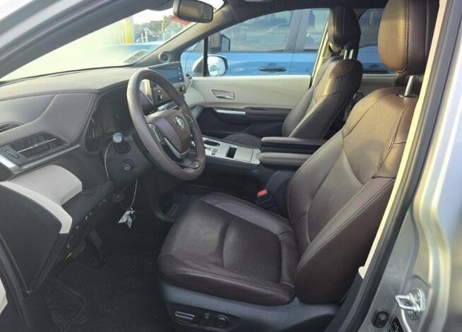 Toyota Sienna 2023
