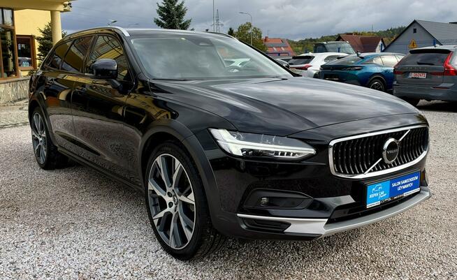 Volvo V90 Cross Country 2023