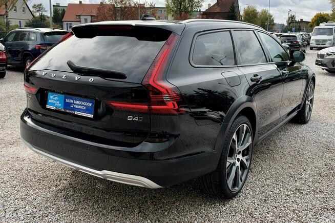 Volvo V90 Cross Country 2023