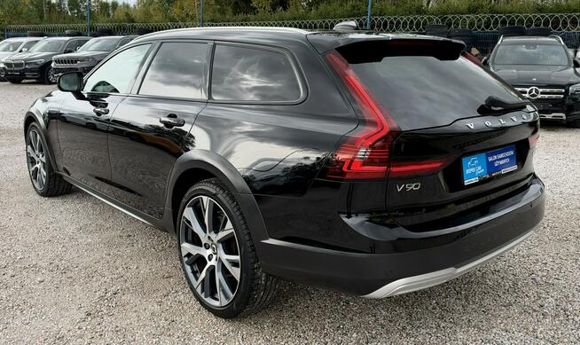 Volvo V90 Cross Country 2023