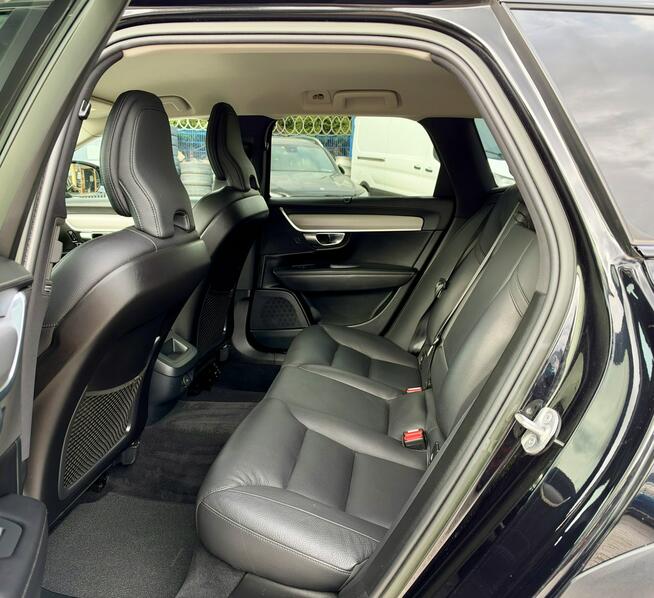 Volvo V90 Cross Country 2023