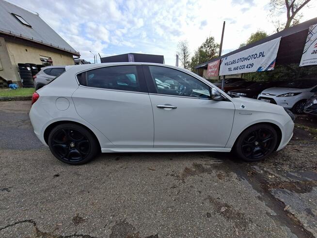 Alfa Romeo Giulietta Quadrifoglio Verde, Klimatronic, DNA, Bi-Xenon, PDC, 2 kpl. kół, BOSE