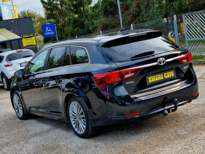 Toyota Avensis 2015
