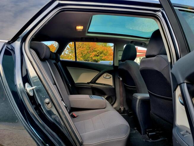 Toyota Avensis 2015
