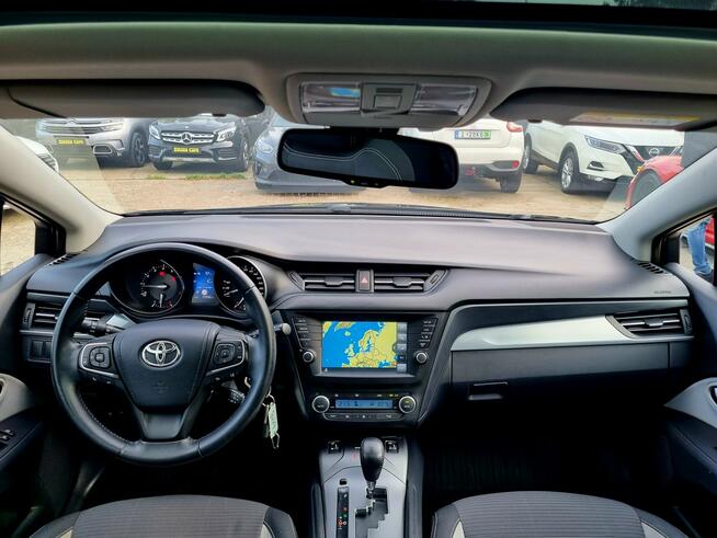 Toyota Avensis 2015