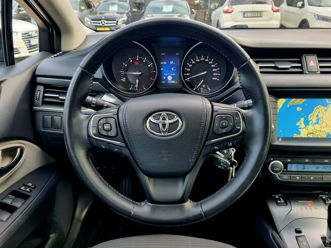 Toyota Avensis 2015