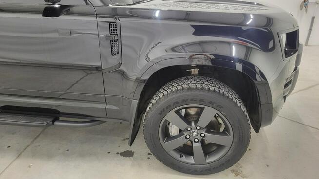 Land Rover Defender 2024