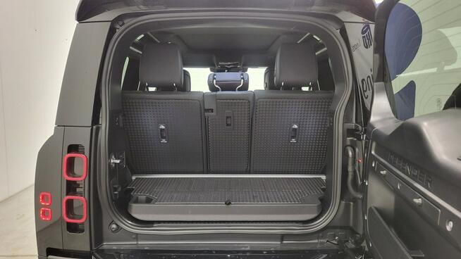 Land Rover Defender 2024