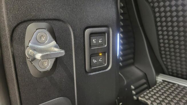 Land Rover Defender 2024